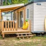 mobil home famille terrasse